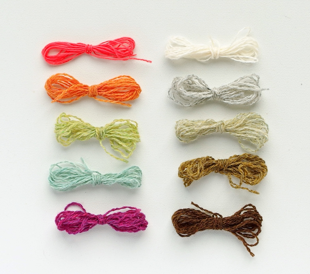 サンプル織りのため選んだ色糸