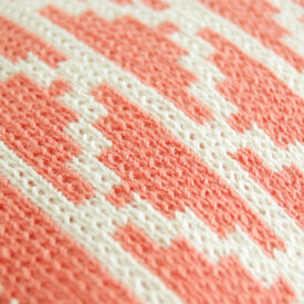 Hitomi Kimura knit cushion